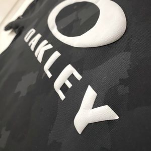 Oakley Performance Fit Black-Camo Reflective Hoodie Pullover